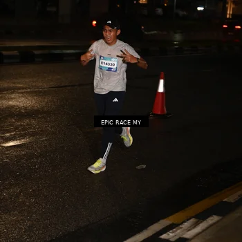 Runner Photo 7702518