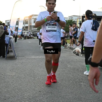 Runner Photo 7702535