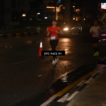 Runner Photo 7702540