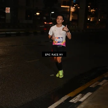 Runner Photo 7702565