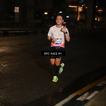 Runner Photo 7702568