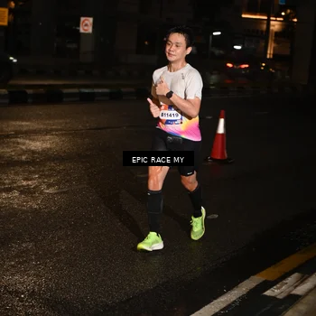 Runner Photo 7702571