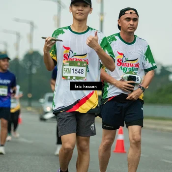 Runner Photo 7702576