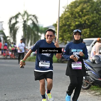Runner Photo 7702580