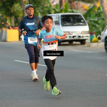 Runner Photo 7702595