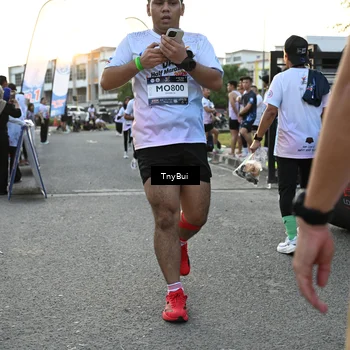 Runner Photo 7702596