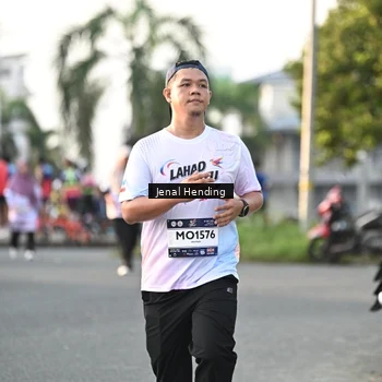 Runner Photo 7702624