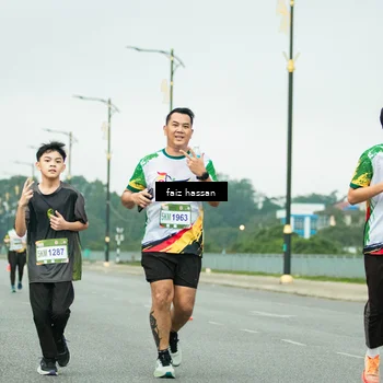 Runner Photo 7702626