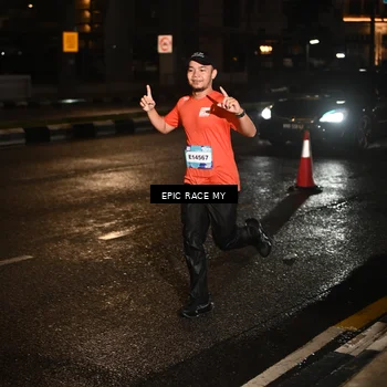 Runner Photo 7702628