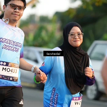 Runner Photo 7702640
