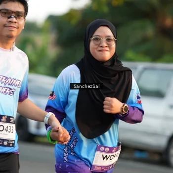 Runner Photo 7702653