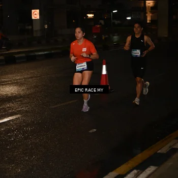 Runner Photo 7702660