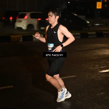 Runner Photo 7702667