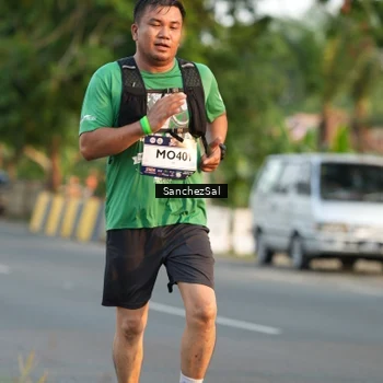 Runner Photo 7702673