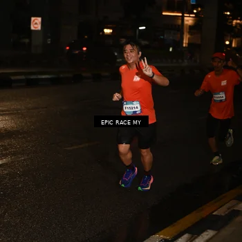 Runner Photo 7702688