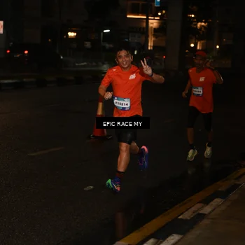 Runner Photo 7702690