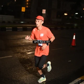 Runner Photo 7702704