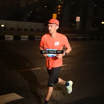 Runner Photo 7702705
