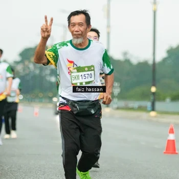 Runner Photo 7702715