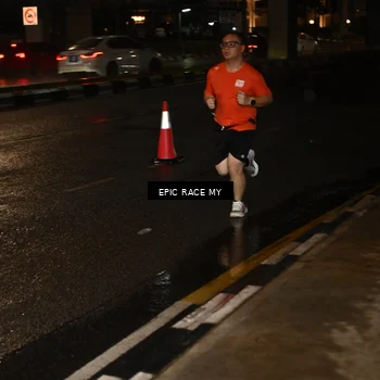 Runner Photo 7702716