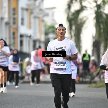 Runner Photo 7702719