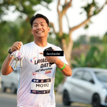 Runner Photo 7702728