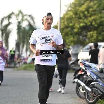 Runner Photo 7702731