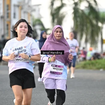 Runner Photo 7702759