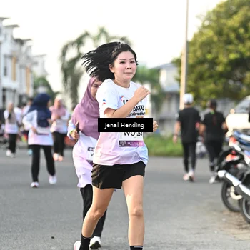 Runner Photo 7702774