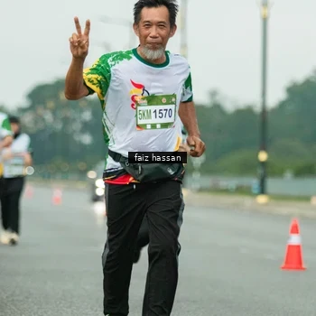 Runner Photo 7702803