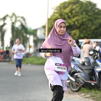 Runner Photo 7702804