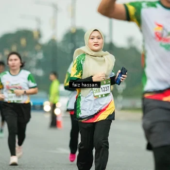 Runner Photo 7702814