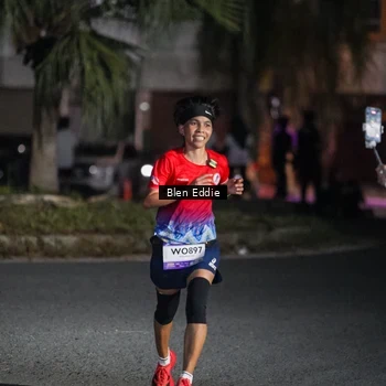 Runner Photo 7702817