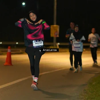 Runner Photo 7702834