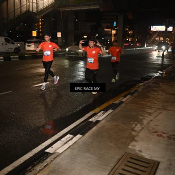 Runner Photo 7702842