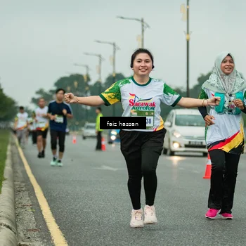 Runner Photo 7702843