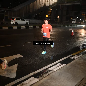 Runner Photo 7702874