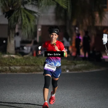 Runner Photo 7702894