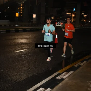 Runner Photo 7702898