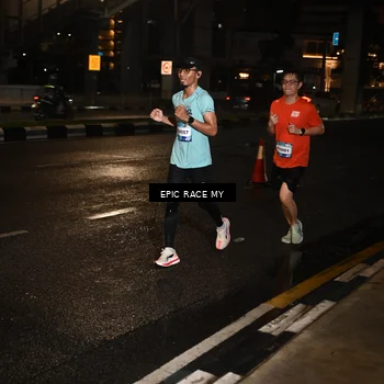 Runner Photo 7702914