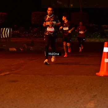Runner Photo 7702919