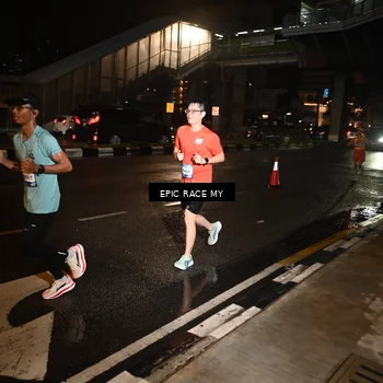 Runner Photo 7702923
