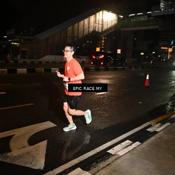 Runner Photo 7702930