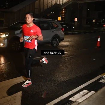 Runner Photo 7702936