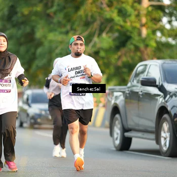 Runner Photo 7702943