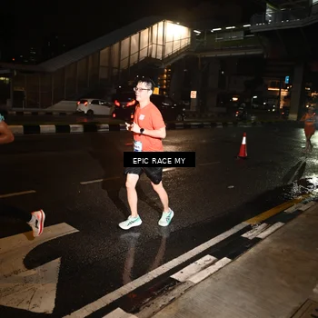 Runner Photo 7702960