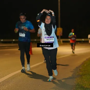 Runner Photo 7702973