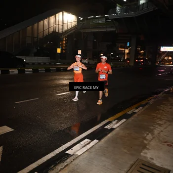 Runner Photo 7703001