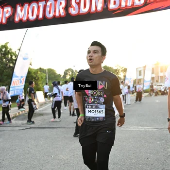 Runner Photo 7703010