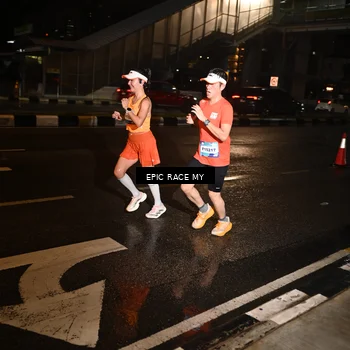 Runner Photo 7703013